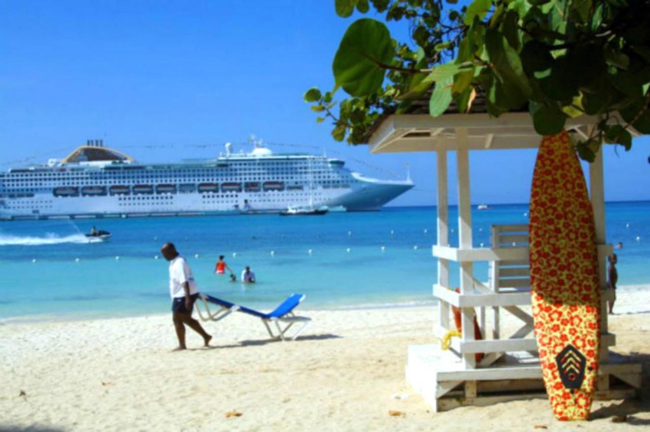 Beach-Side Condos At Turtle Beach Towers Ocho Rios Kültér fotó